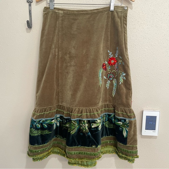 Oilily Velvet Green Embroidered Floral Midi Skirt, Vintage Style, Size 36 (6/S) - Picture 1 of 11